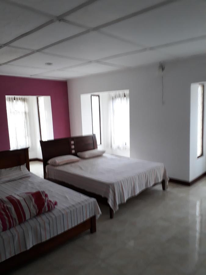 Rainyfreindz Hotel Nuwara Eliya Kültér fotó